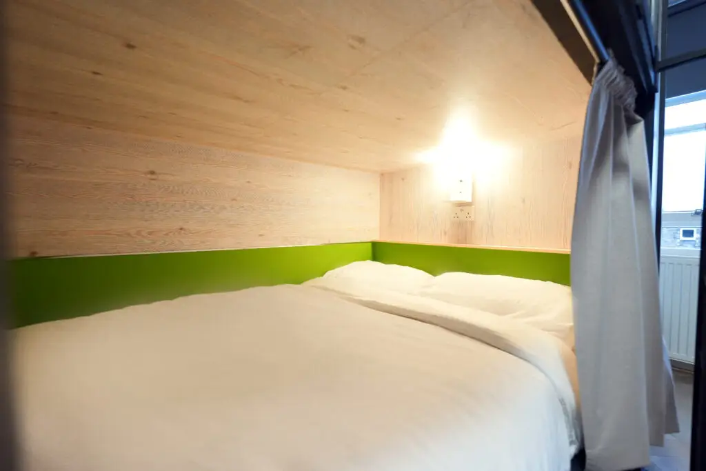 revolver edinburgh double pod room lockers